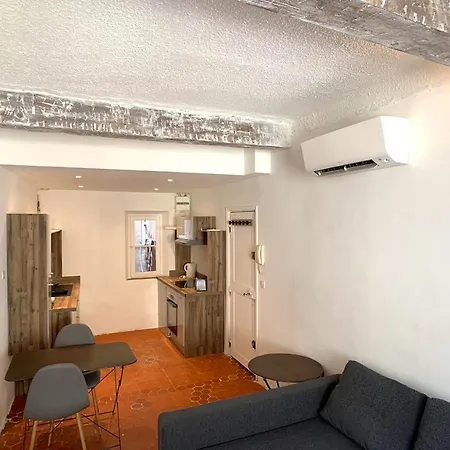 Atypical 1 Bedroom In Rue Fourmilliere アパート アンティーブ