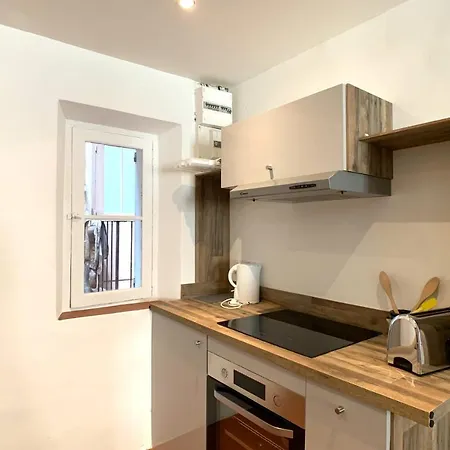 Atypical 1 Bedroom In Rue Fourmilliere Apartment *
