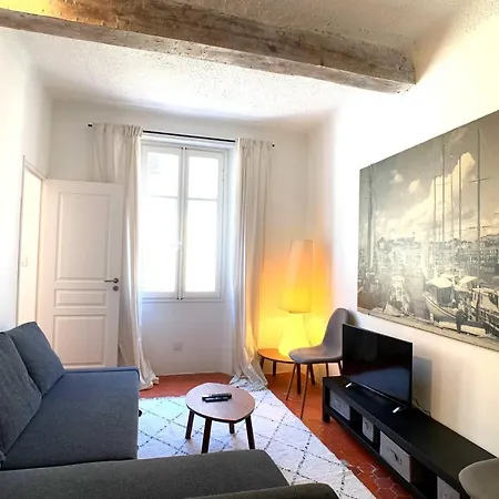 Atypical 1 Bedroom In Rue Fourmilliere