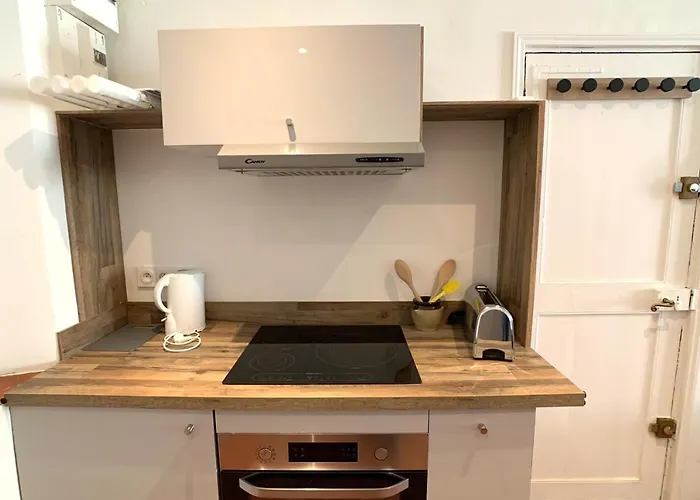 Renting Atypical In Rue Fourmillière Antibes